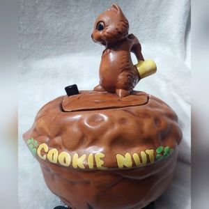 Vintage Twin Winton Cookie Jar, Squirrel "COOKIE NUT" California
